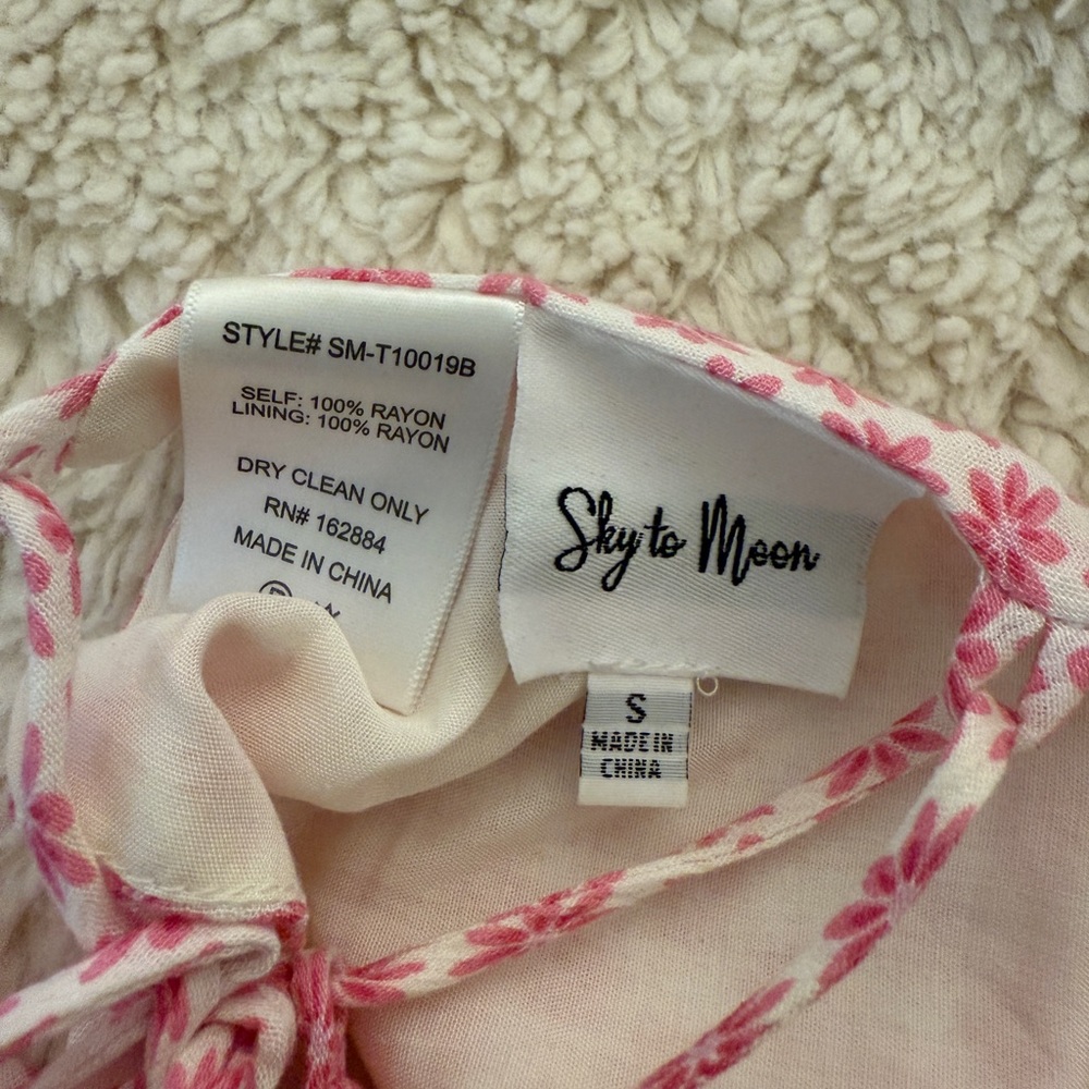Pink Floral Patterned Top - Picture 3 of 3